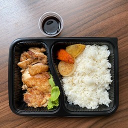 ข้าวหน้าไก่ผัดเนย