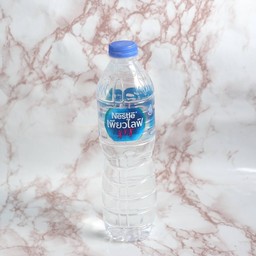 น้ำเปล่าเนสท์เล