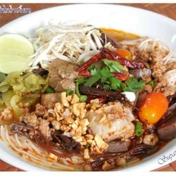 ข้าวราดแกง ขนมจีน ร้านต้าร์-เยาว์