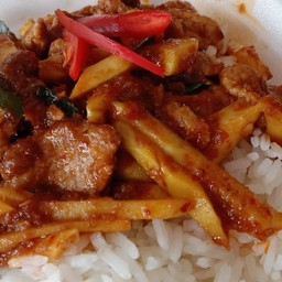 พริกแกงหมูหน่อไม้