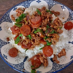 ข้าวกะเพรากุนเชียงหมูสับ