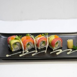 ข้าวห่อสาหร่ายหน้าปลาดิบรวม