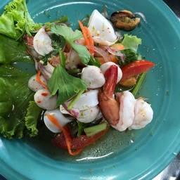 ยำรวมมิตรทะเล