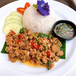 ข้าวราดผัดกระเพราหมูสับ