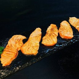 SALMON SASHIMI