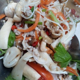ยำเห็ดรวม