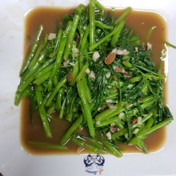 ผัดผักบุ้ง