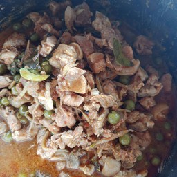 ผัดเผ็ดขาหมู