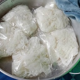 เส้นขนมจีนเปล่า