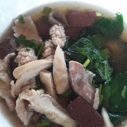 เกาเหลาเลือดหมู