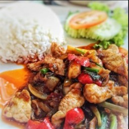 ข้าวหมูผัดพริกเผา