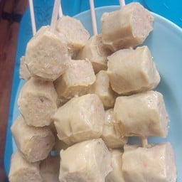 ไก่จ๊อ ทอด ทานกับน้ำจิ้มไก่ รสเด็ด