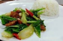 ข้าวราดผัดผักรวม