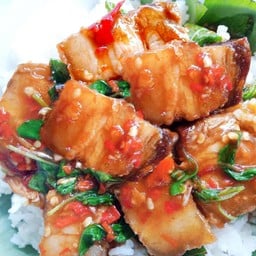 ข้าวกะเพราหมูกรอบ