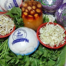 ขนมจีนน้ำยากะทิชุดใหญ่