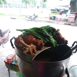 ร้านเจ้ติ๋มข้าวขาหมู อาหารตามสั่ง