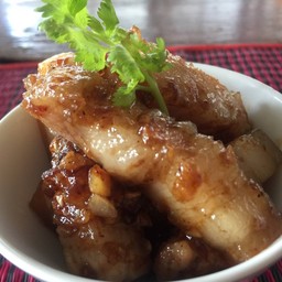 ข้าวหมูสามชั้นผัดซีอิ้ว