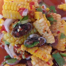 ยำข้าวโพดหอยแครง