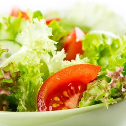 Mixed Organic Salad with Manchego Cheese