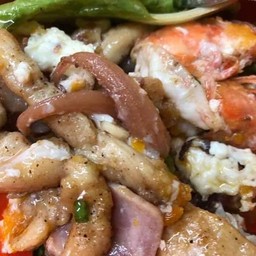 เกาเหลาคั่วรวมทุกอย่าง ( ไก่ หมึก แฮม กุ้ง )