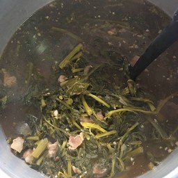 แกงผักกาดจอ