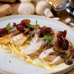 Spaghetti Organic Chicken Iberico Ham Crispy Saute Wild Mushroom Cheese