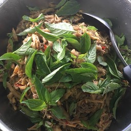 ยำหน่อใส่น้ำปู๋