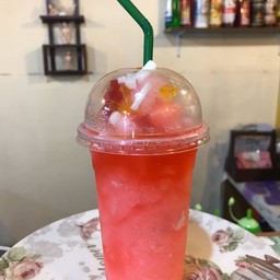 สตอเบอร์รี่ปั่น