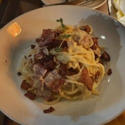 ซอสคาโบนาร่าเข้มข้น เส้นนุ่มกำลังดี