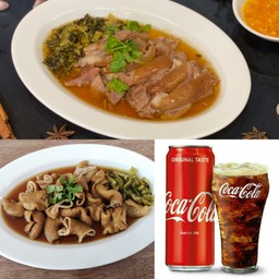 (อร่อยซ่ากับโค้ก)ขาหมูชุดเล็ก+ไส้พะโล้+โค้กกระป๋อง