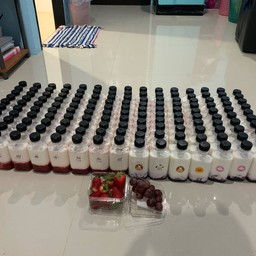 นมสดสตอเบอรี่ by หน่อย @ตลาดแม่บุญมา