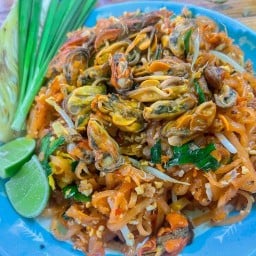 ผัดไทยใจสั่งมา สาขาซีเจประชาอุทิศ33