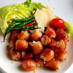 อันดา ไส้กรอกอีสาน ตลาดนัดป๋าแดง คลองสี่