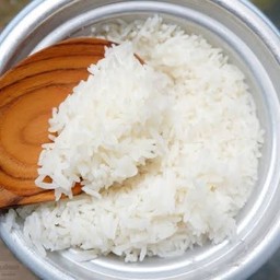 ข้าวสวย หอมมะลิ ปลูกเอง