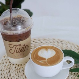 Twin Cafe'