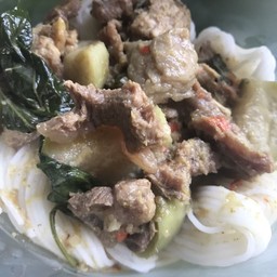 ขนมจีนราดเขียวหวานเนื้อ