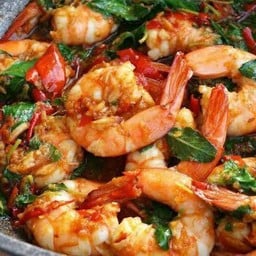 กระเพรากุ้งกับข้าว