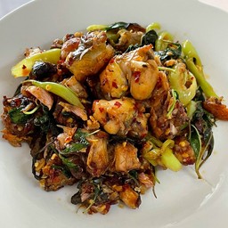 ผัดกะเพรากบ