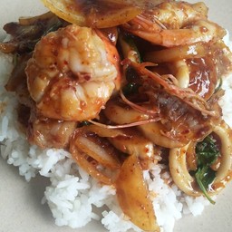 ผัดพริกเผาราดข้าว