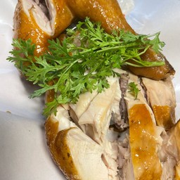 ไก่ต้มน้ำปลา ศิริพร กาดกองต้า