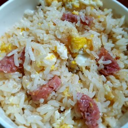 ข้าวผัดแหนม