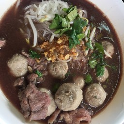 ร้านก๋วยเตี๋ยวโกเด้ง รสหนึ่งท่าดินแดง