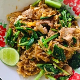 เส้นเล็กผัดซีอิ๊วโบราณ