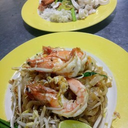 น้องอร ผัดไท อาหารตามสั่ง อุบลราชธานี อรแอนด์ตุ้ย