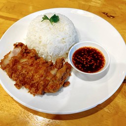 ข้าวราดสามชั้นทอด แจ่ว