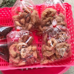 แก้วกนกหมูปิ้ง นนทบุรี