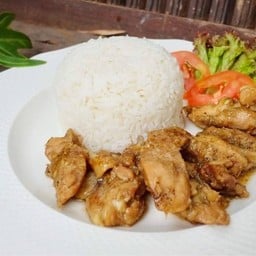 ข้าวไก่กระเทียมพริกไทย
