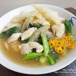 ราดหน้าไก่หมัก