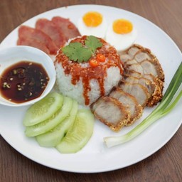 ร้าน ยินดี หมูแดง หมูกรอบ