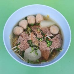 ก๋วยเตี๋ยว ลูกชิ่นแชมป์ ป้านัส